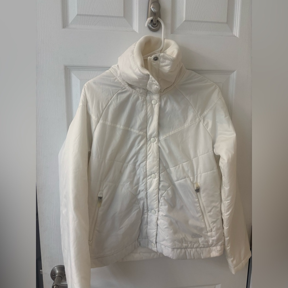 Nike OffWhite/ White - older style Puffer Jacket‎